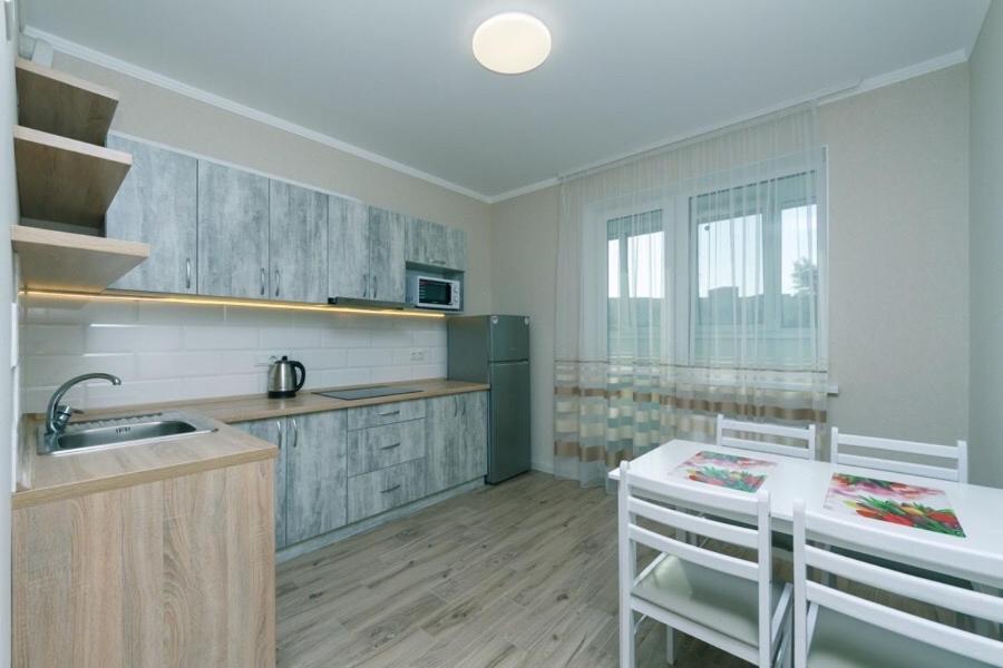 Appartement Драгоманова 38А 2Й Поверх à Kiev Extérieur photo
