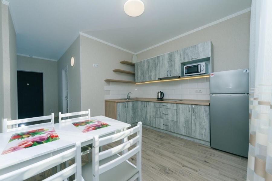 Appartement Драгоманова 38А 2Й Поверх à Kiev Extérieur photo